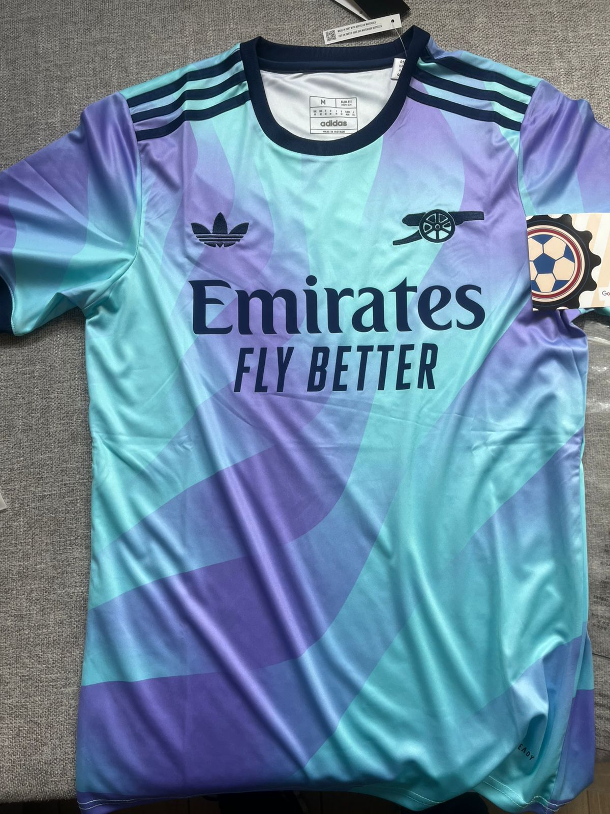 https://www.nogometnionline.com/wp-content/uploads/2024/12/Arsenal-dres-tretji.jpg